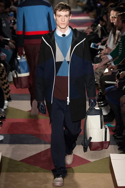 Look 9